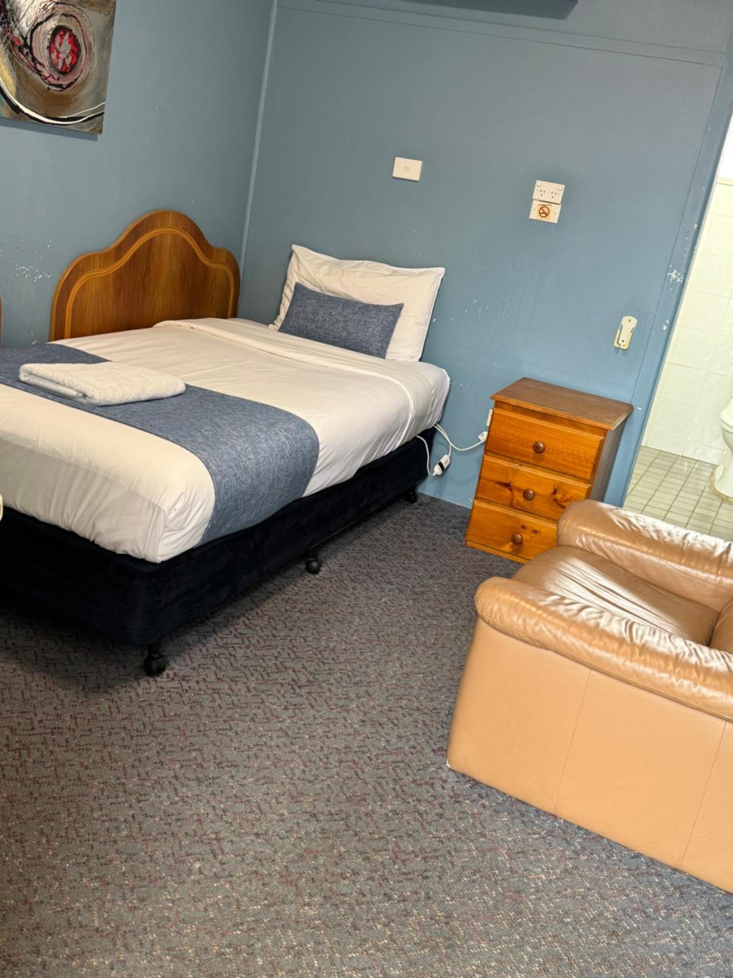 Ardeanal Motel West Wyalong Exterior foto