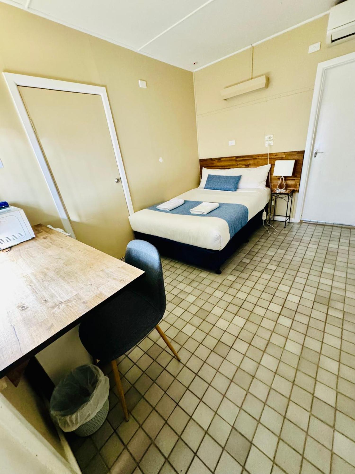 Ardeanal Motel West Wyalong Exterior foto